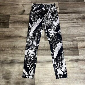 Lululemon Athletic Wunder Under MR Yoga Pants Black White Women’s Size 4